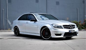 2011 Mercedes-Benz C63 AMG Performance Package full