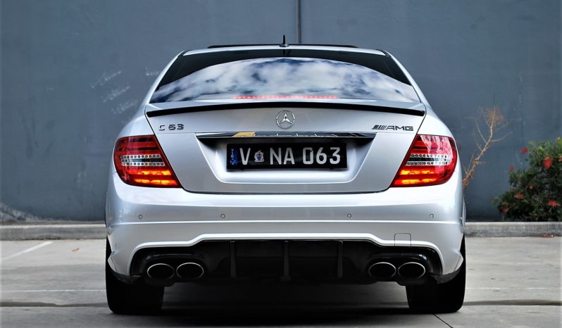 2011 Mercedes-Benz C63 AMG Performance Package full