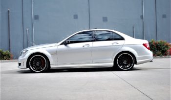 2011 Mercedes-Benz C63 AMG Performance Package full