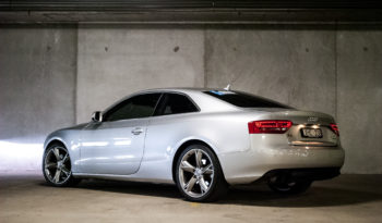 2009 AUDI A5 2.0T Quattro Coupe full