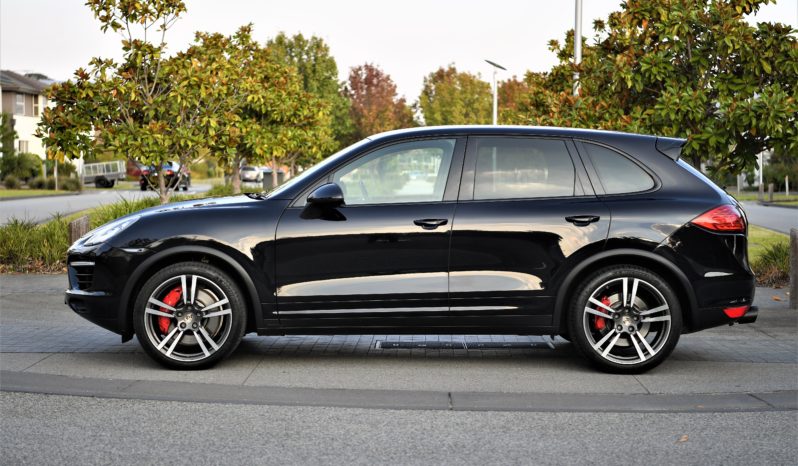 2011 Porsche Cayenne Turbo full