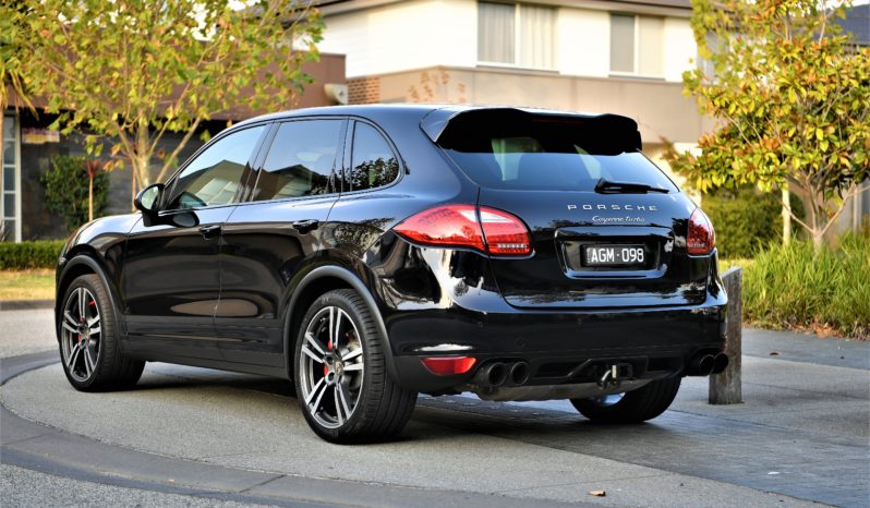 2011 Porsche Cayenne Turbo full