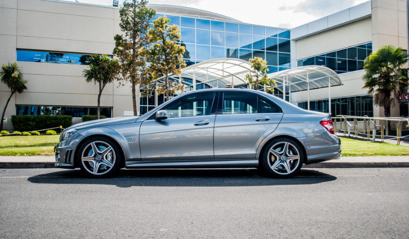 2009 Mercedes-Benz C63 AMG full