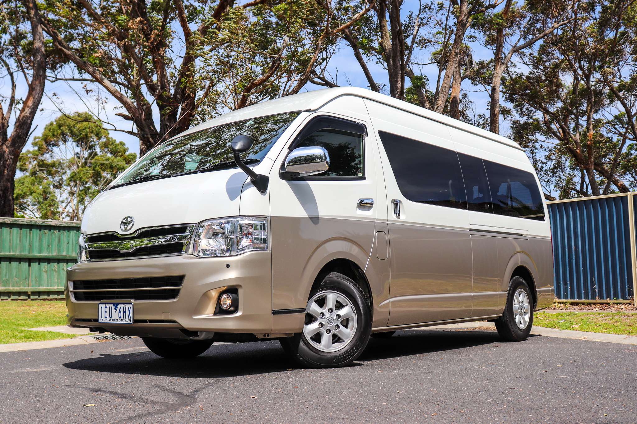 2012 Toyota Hiace Grand Cabin LWB Auto – Find Me Cars